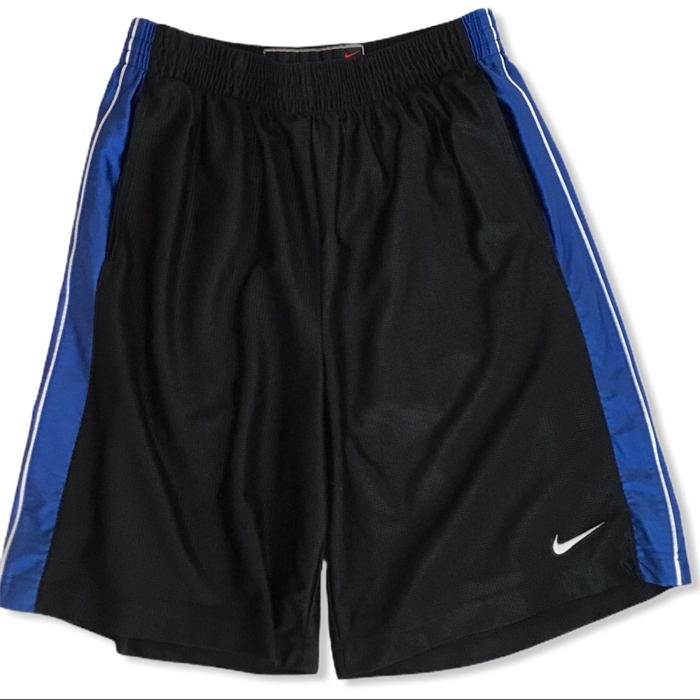 Men’s Nike Basketball Shorts - LG
